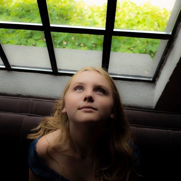 Meet your Posher, Danielle - Picture 1 of 1